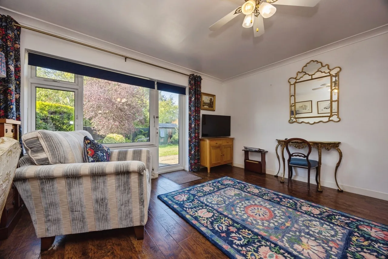 Powell Close, Guildford, GU2, photo 4