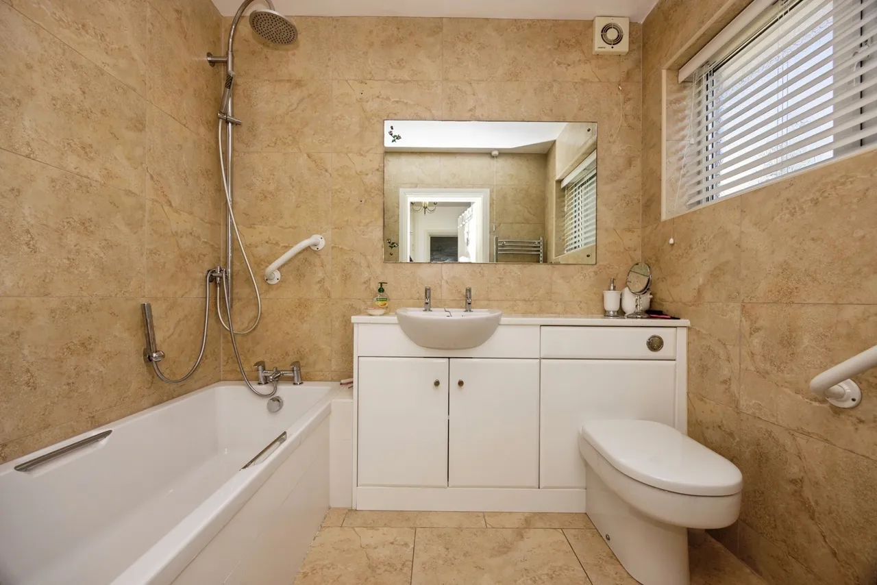 Powell Close, Guildford, GU2, photo 8