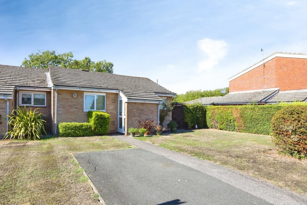 1 bed house for sale, Powell Close, Guildford, GU2