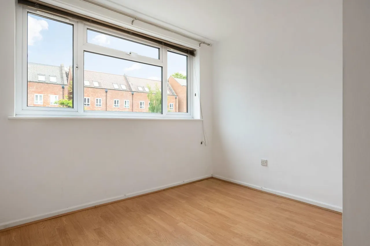 Boundary Road, Newbury, RG14, photo 7
