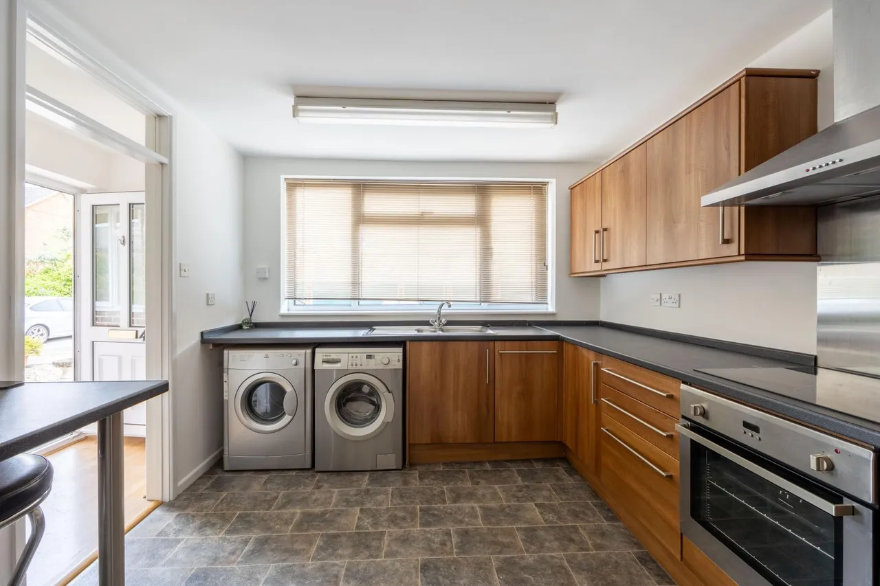 Boundary Road, Newbury, RG14, photo 3