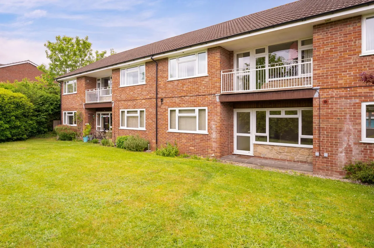 Boundary Road, Newbury, RG14, photo 11