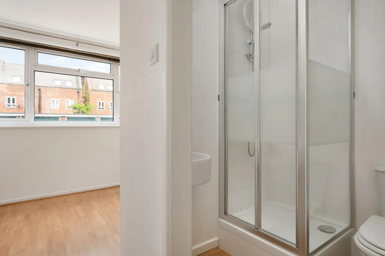 Boundary Road, Newbury, RG14, photo 8