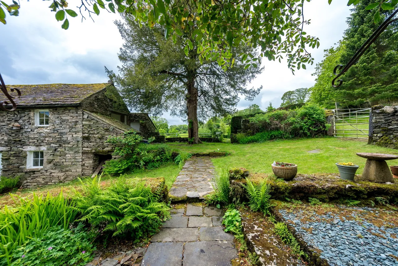 Pool Garth, Cartmel Fell, LA11, photo 35