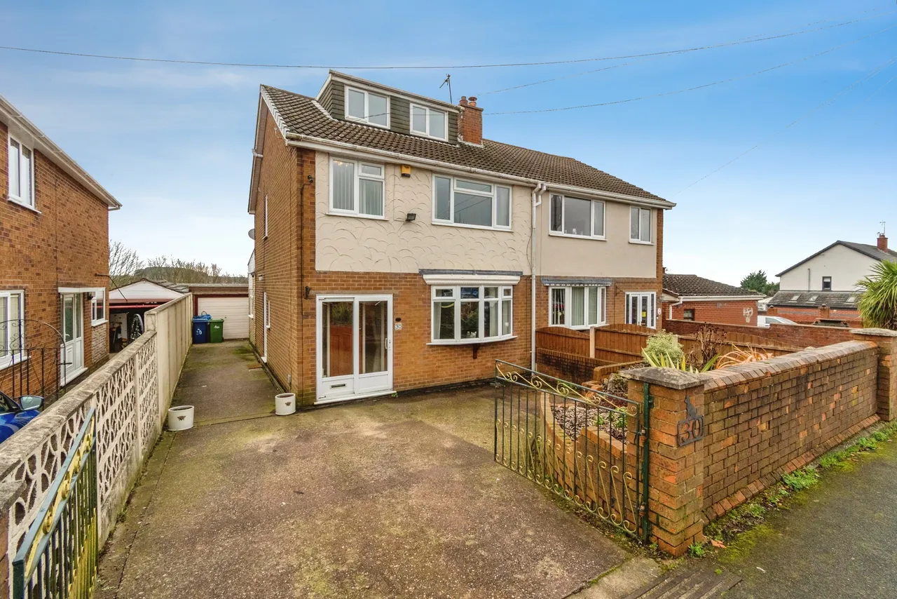 3 bed house for sale — Reservoir Road, Cannock
