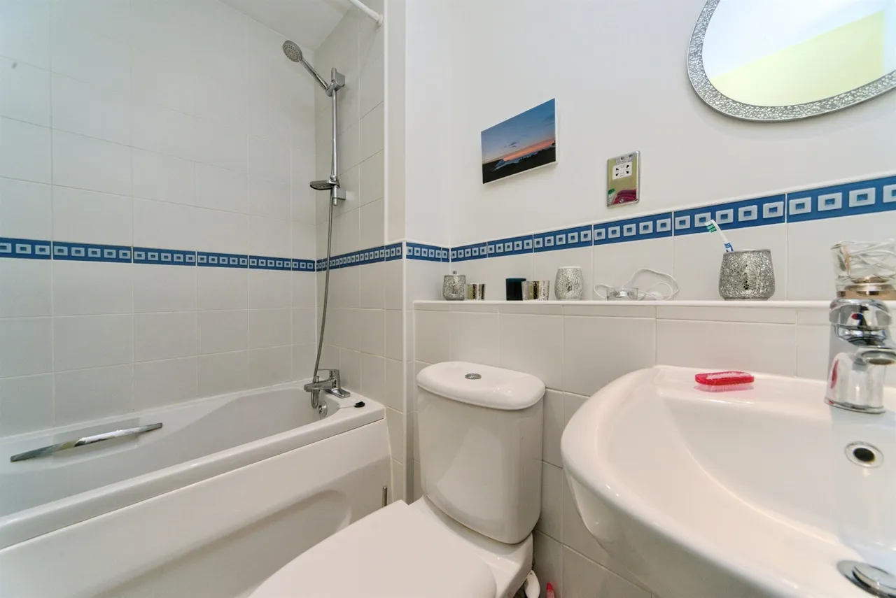 Dominica Court, Eastbourne, BN23, photo 15