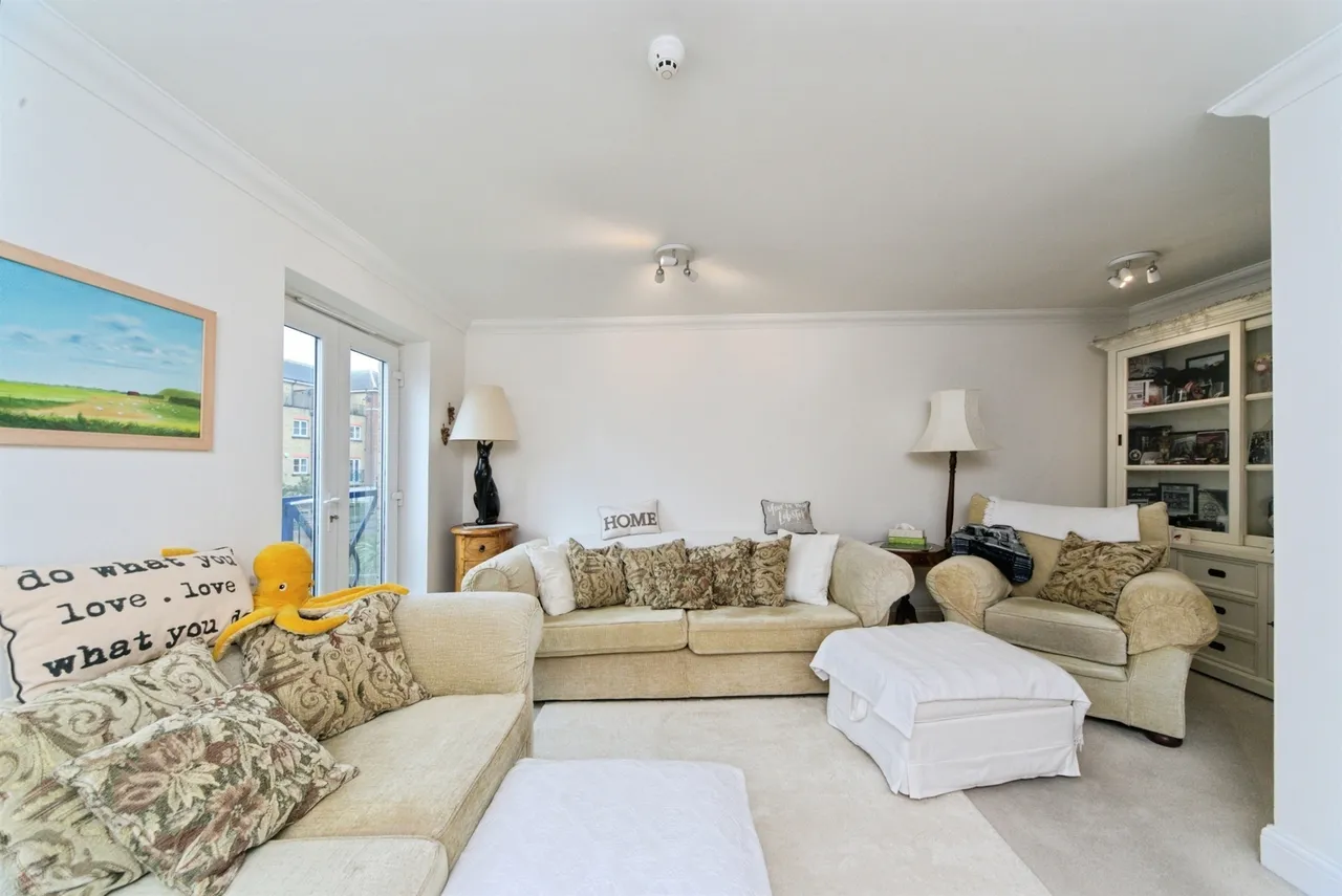 Dominica Court, Eastbourne, BN23, photo 6