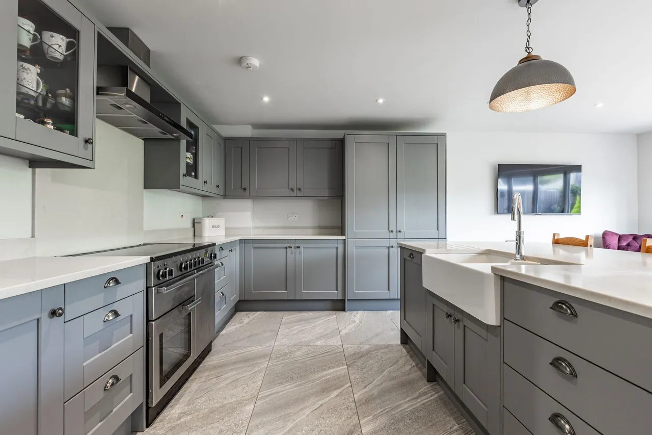 Detached Property in Walpole Cross Keys, photo 6