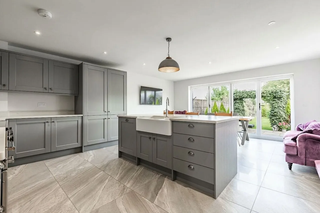 Detached Property in Walpole Cross Keys, photo 2