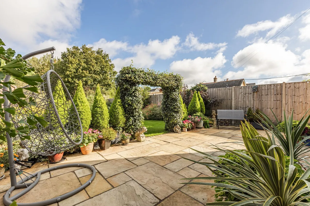Detached Property in Walpole Cross Keys, photo 17