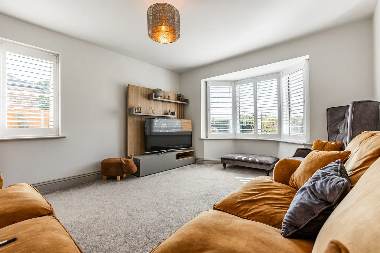 Detached Property in Walpole Cross Keys, photo 3