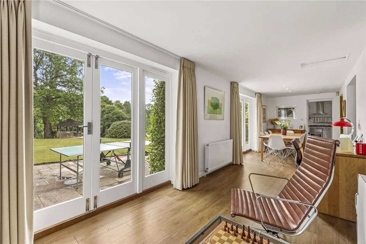 Sutton Place, Abinger Hammer, Surrey, RH5 6RN, photo 8