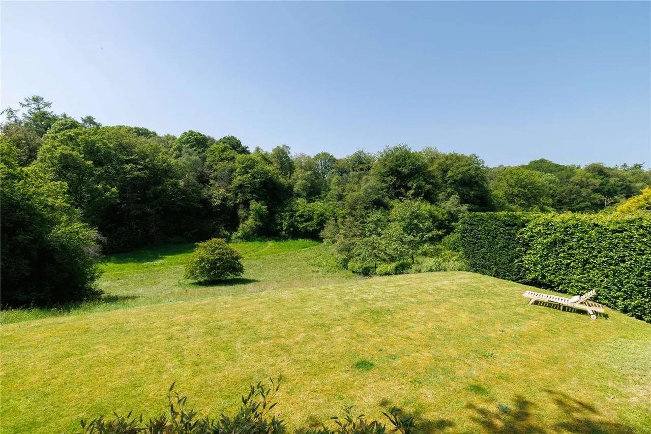 Sutton Place, Abinger Hammer, Surrey, RH5 6RN, photo 4