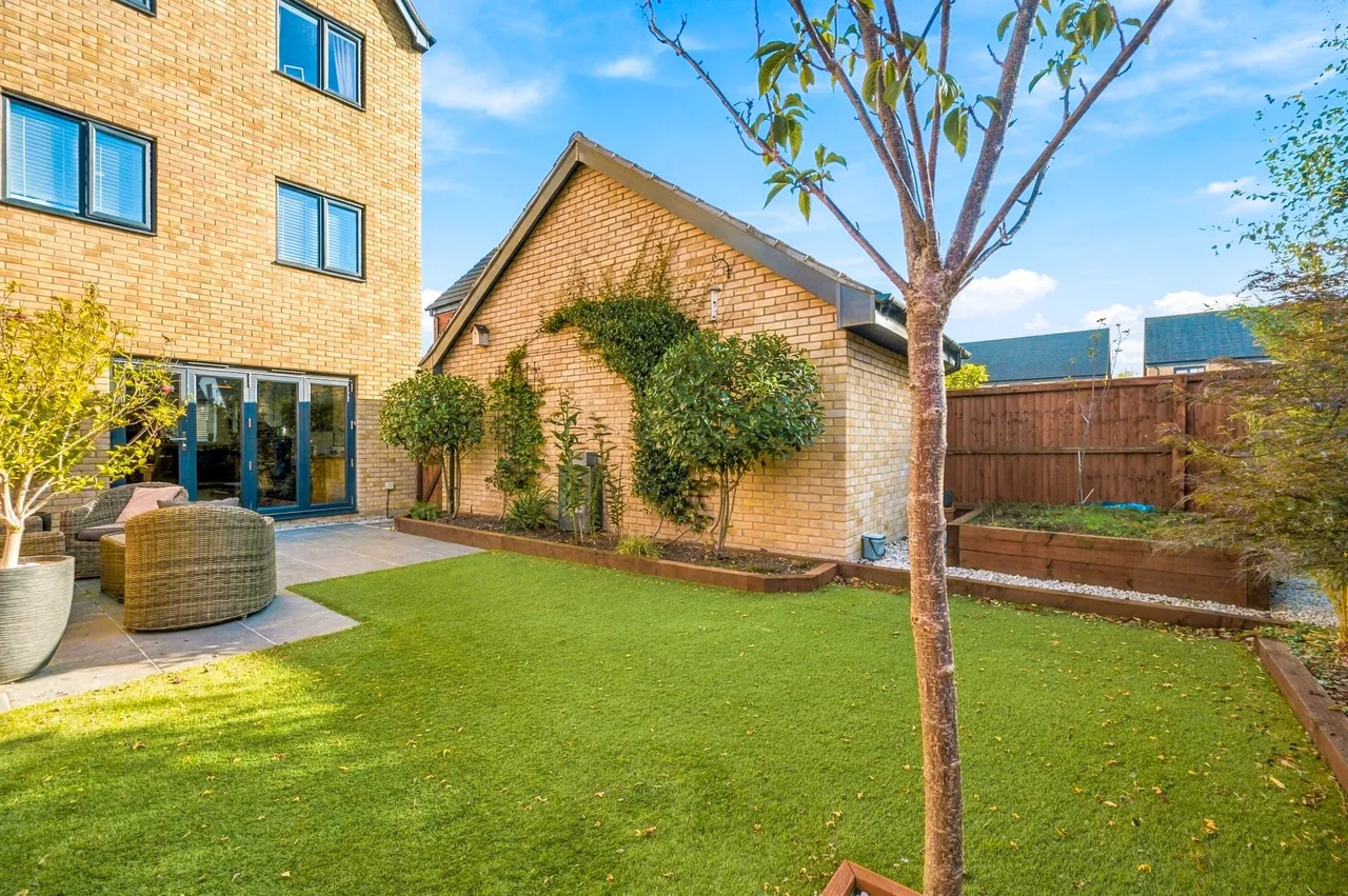 Four Marks Close, Broughton, Milton Keynes, Milton Keynes, MK10 9WJ, photo 4