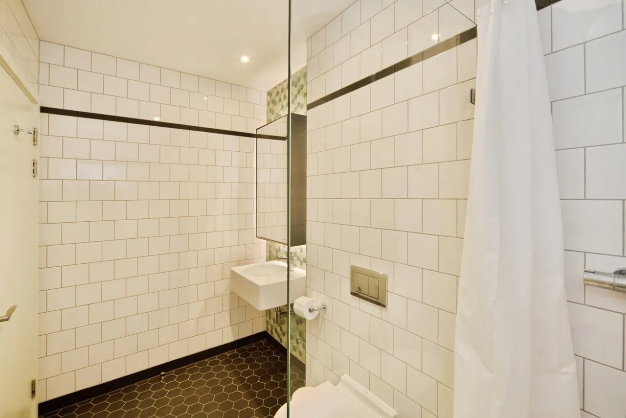 Botanic Square, LONDON, London, E14, photo 9