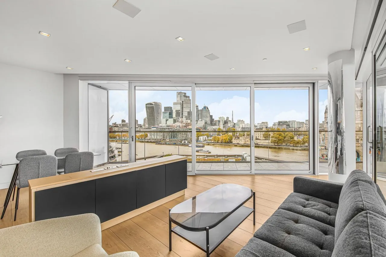 Duchess Walk, One Tower Bridge, SE1, photo 5