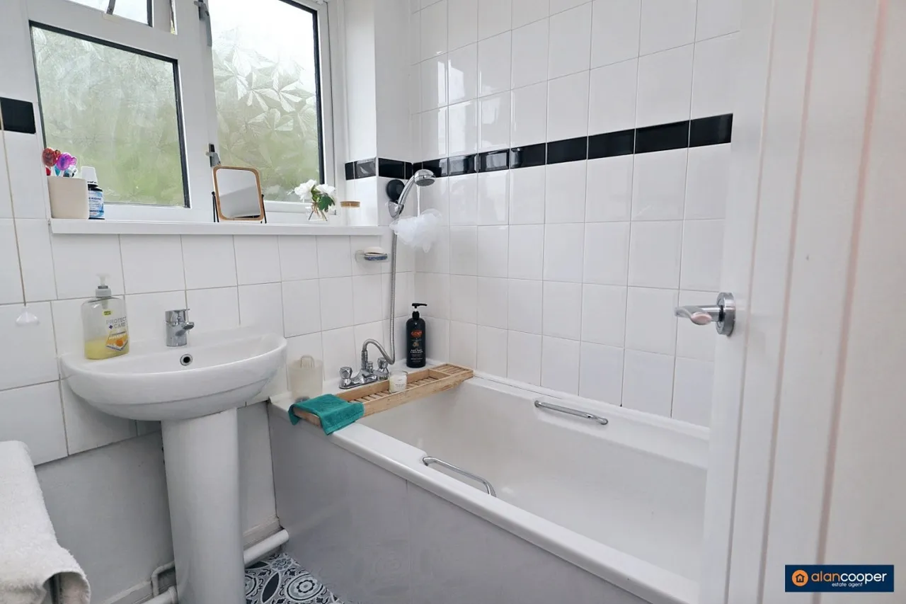 Willow Road, Nuneaton, CV10, photo 15