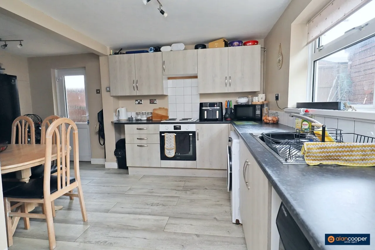 Willow Road, Nuneaton, CV10, photo 6