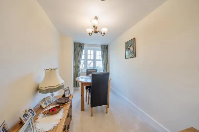 St. Lukes Road, Maidenhead, SL6, photo 6