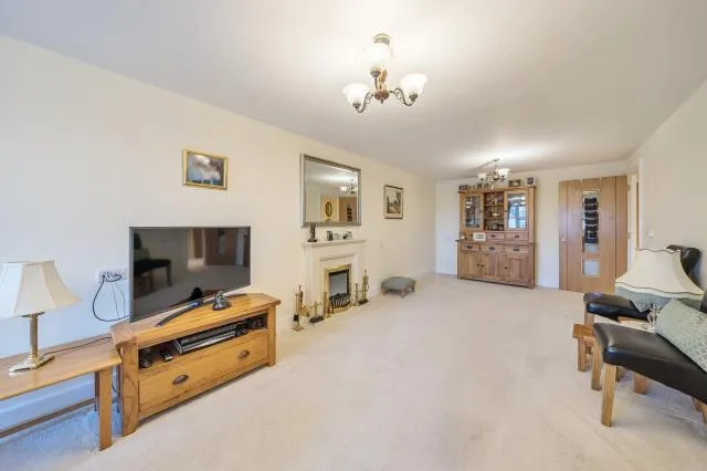 St. Lukes Road, Maidenhead, SL6, photo 4