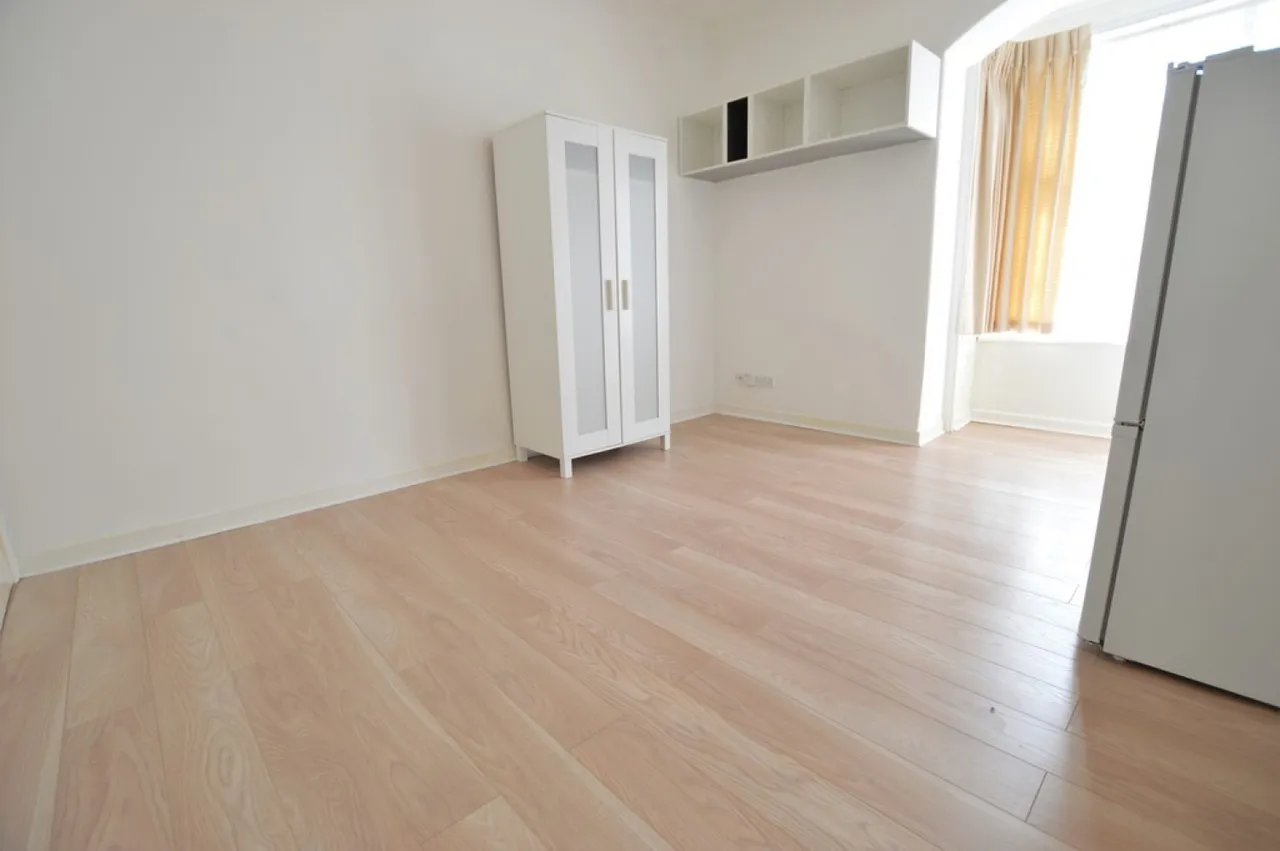 Hencroft Street South, Slough, SL1, photo 4