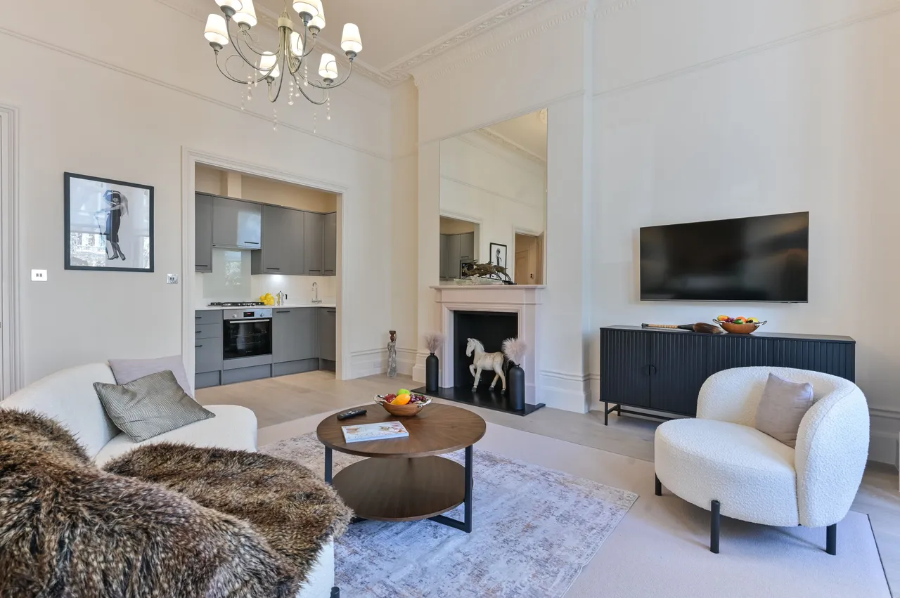 Flat 1, 65 Earls Court Square, London, photo 8