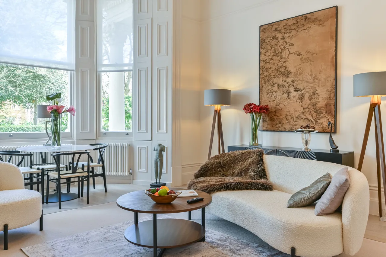 Flat 1, 65 Earls Court Square, London, photo 5