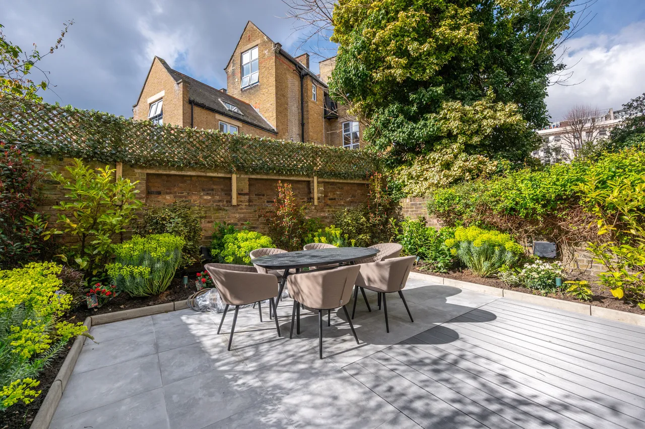 Flat 1, 65 Earls Court Square, London, photo 3