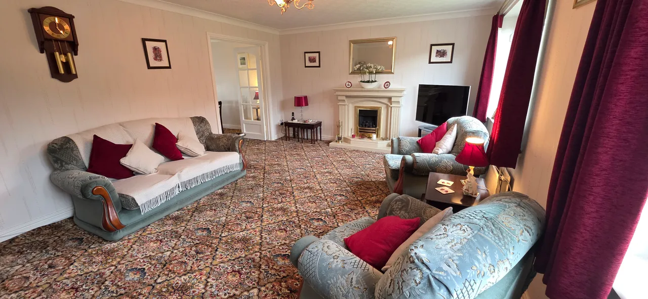 Raeburn Drive, Marple Bridge, SK6, photo 6