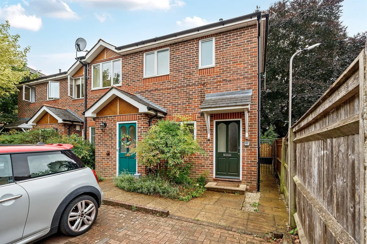 2 bed flat for sale — Wilberforce Mews, Maidenhead