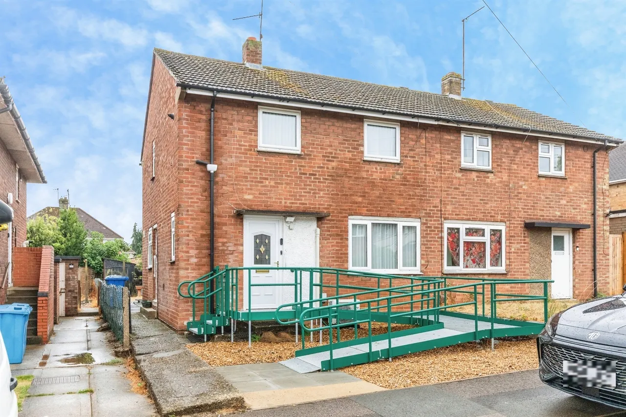 2 bed house for sale — Haynes Road, Kettering