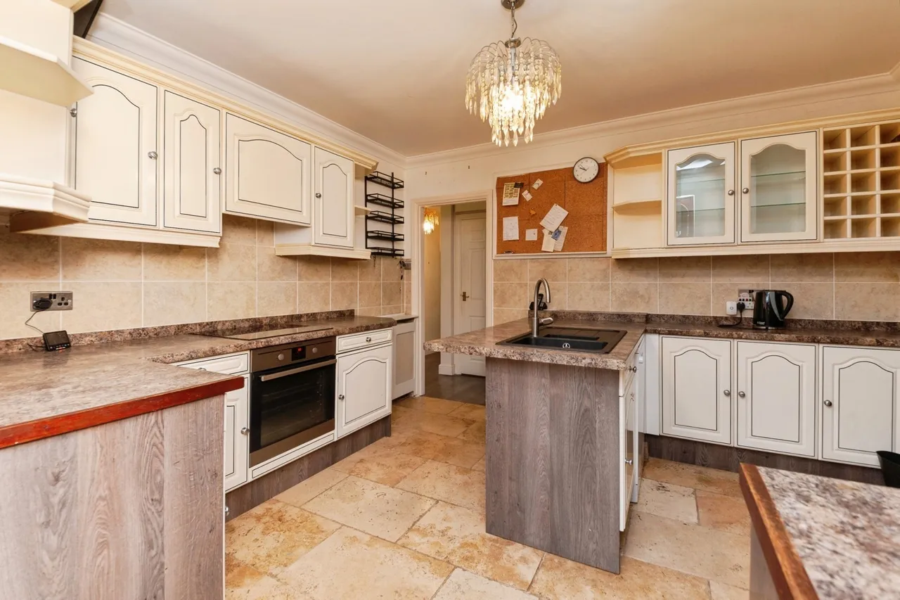 Dumont Avenue, St. Osyth, Clacton-on-Sea, Essex, CO16, photo 4