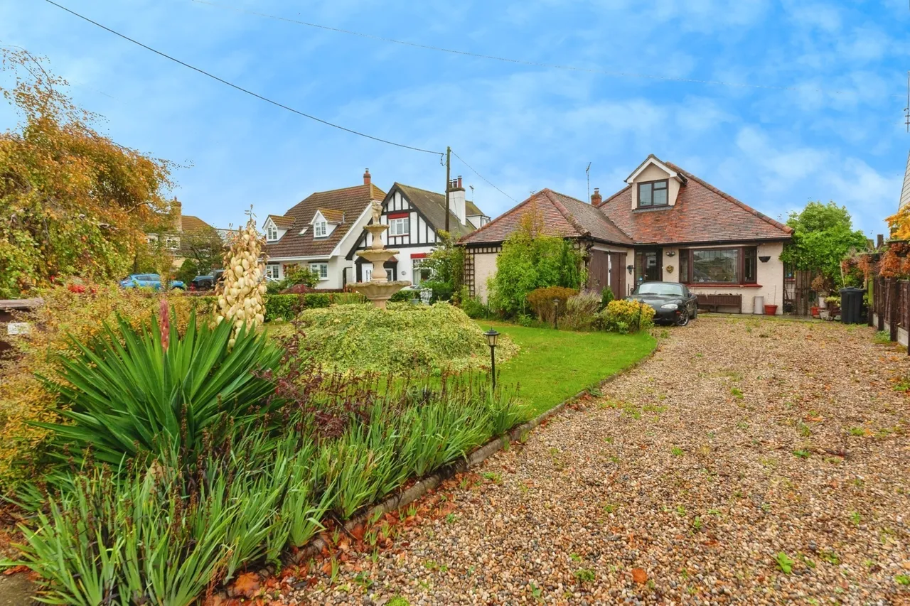 3 bed house for sale — Dumont Avenue, St. Osyth, Clacton-on-Sea, Essex, CO16
