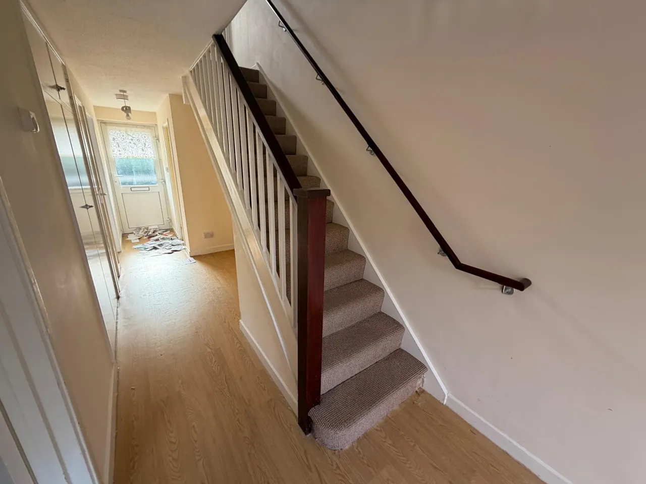 3-bedroom semi detached house arranged over two floors with a rear garden and driveway for two vehicles., photo 5