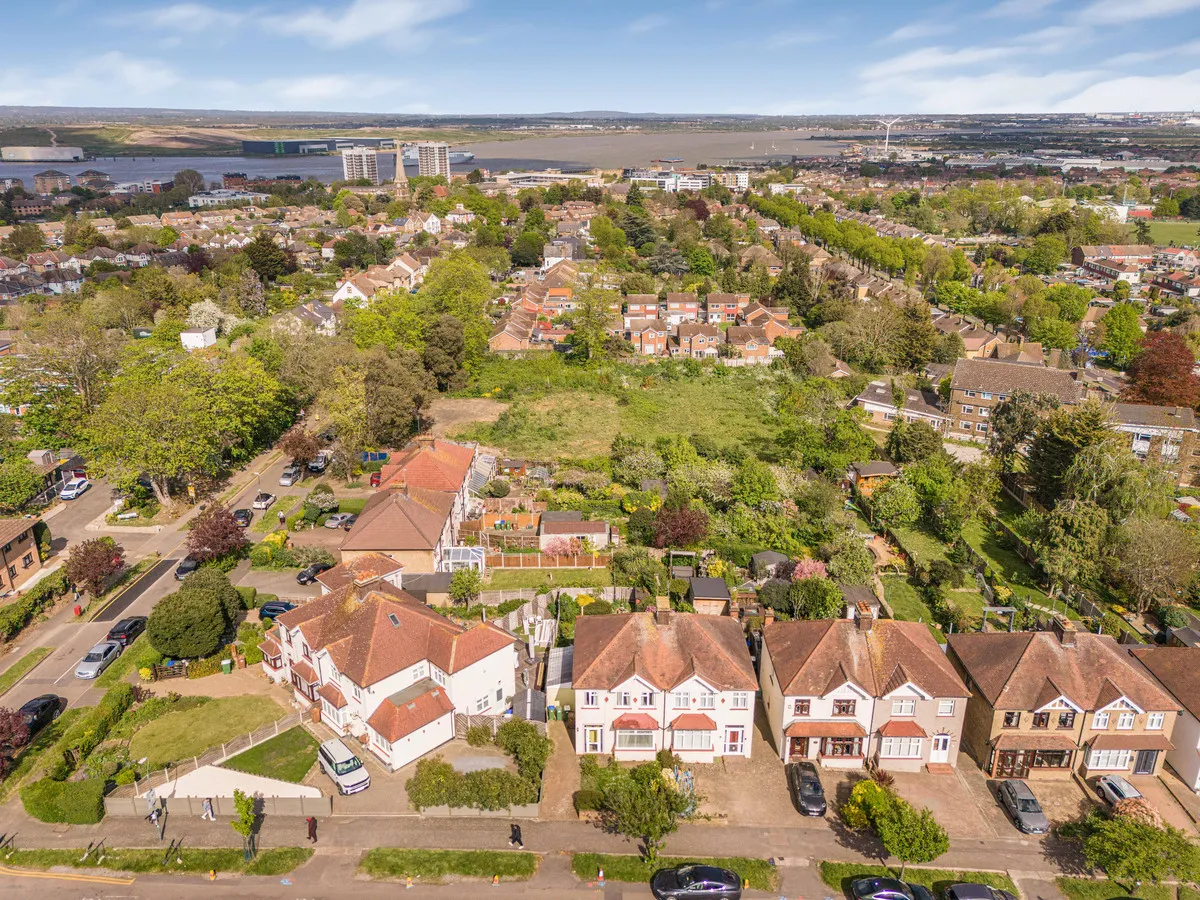Erith, DA8 3DN, photo 12