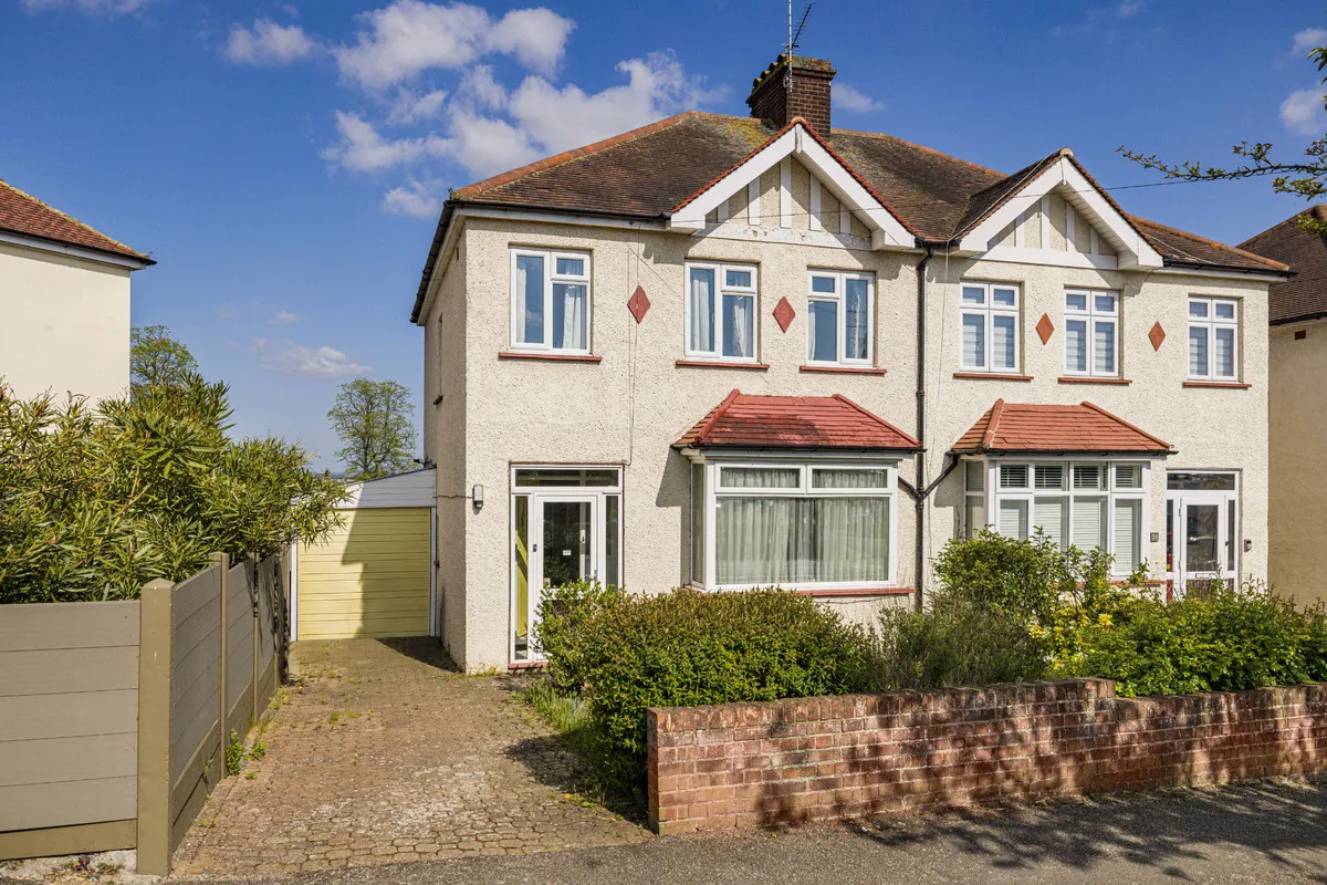3 bed house for sale — Erith, DA8 3DN
