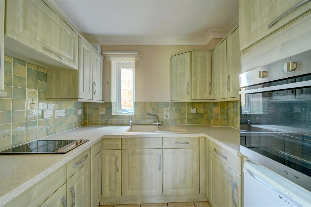 Kingfisher Court, Woodfield Road, Droitwich, Worcestershire, WR9 8UU, photo 4
