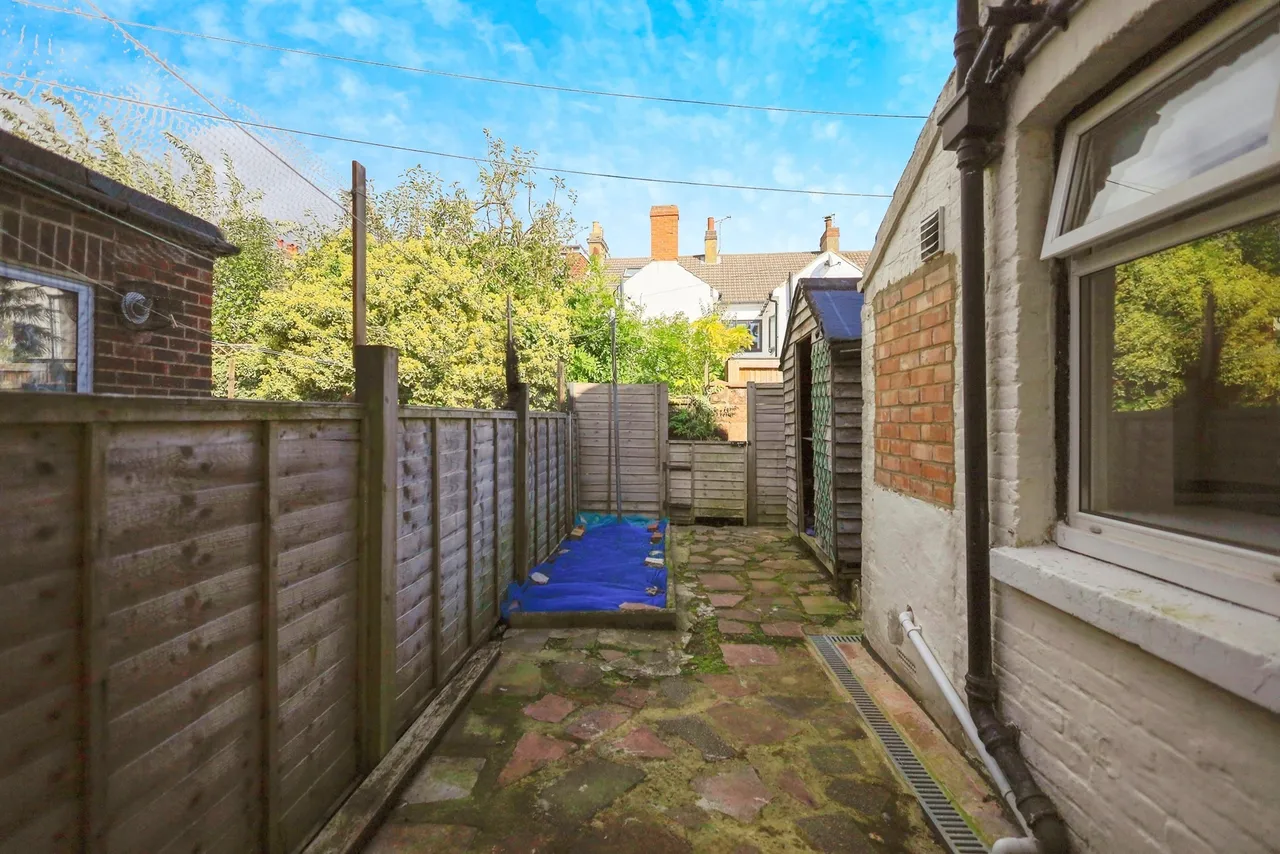 Leslie Street, Eastbourne, photo 10