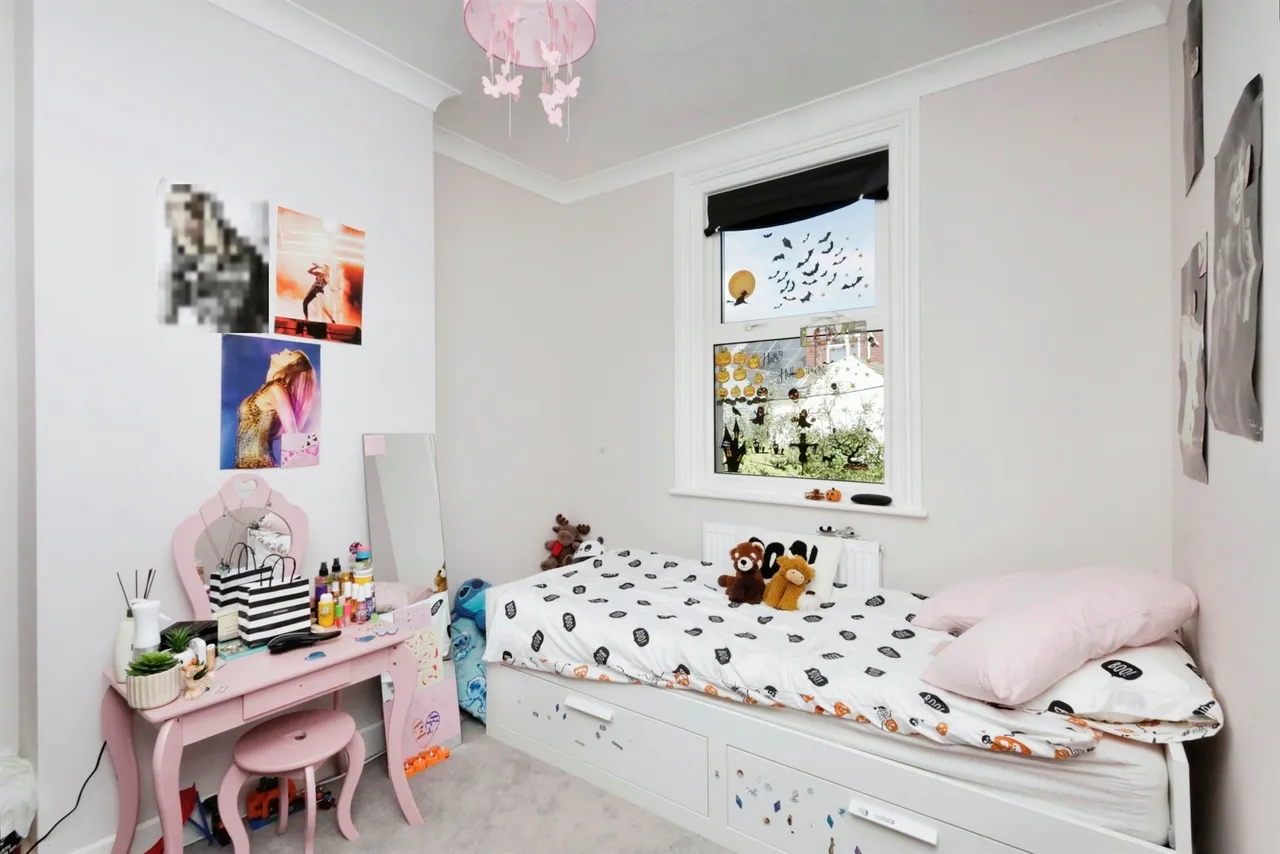 Leslie Street, Eastbourne, photo 8
