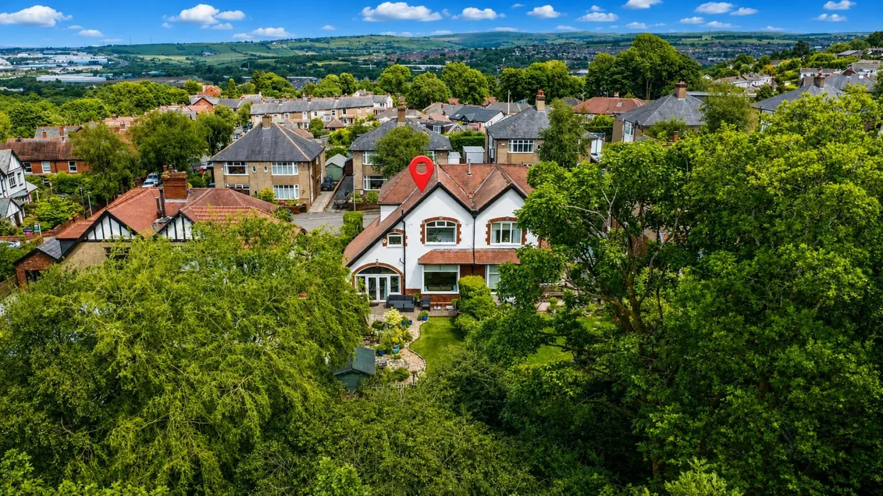 4 bed house for sale — Earnsdale Avenue, Sunnyhurst