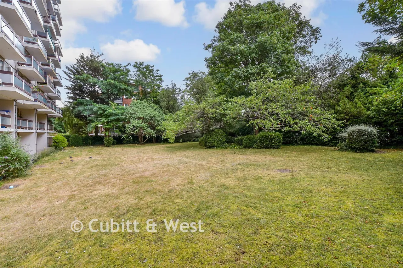 Grange Vale, Sutton, SM2, photo 2