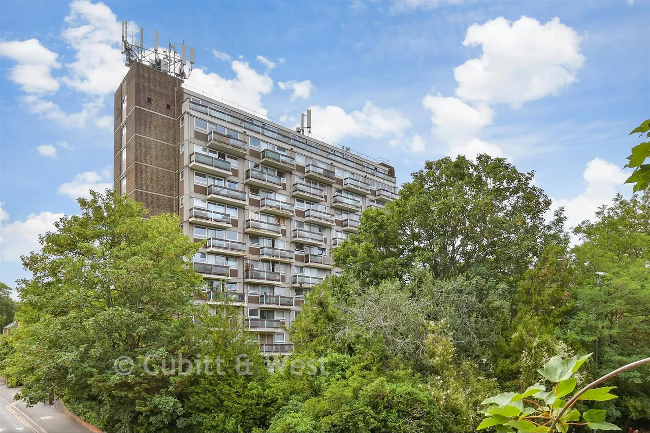 2 bed flat for sale, Grange Vale, Sutton, SM2