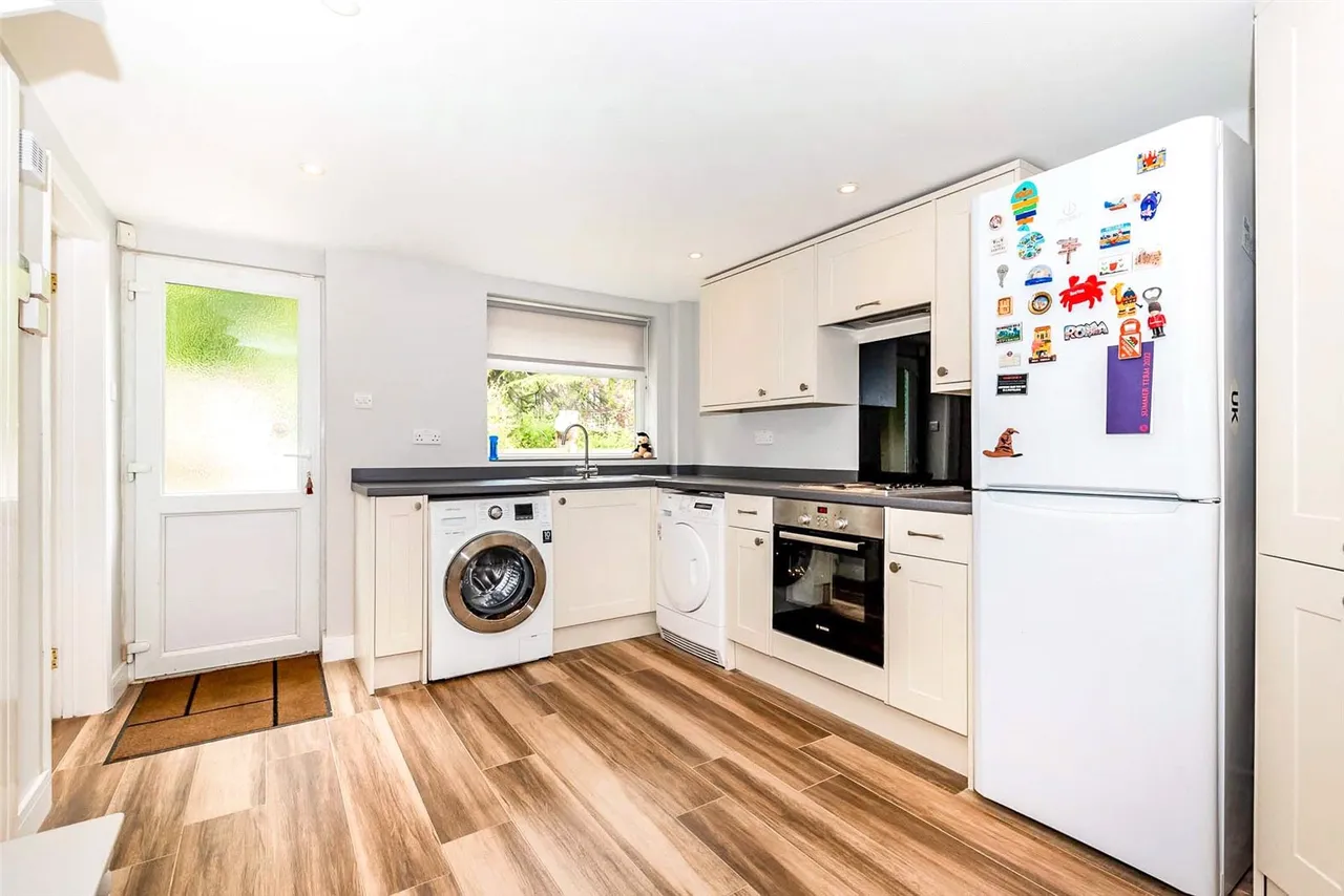 Avenue Road, Fleet, Hampshire, GU51 4NG, photo 12
