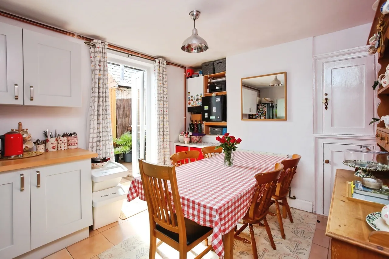 Western Avenue, Hawkhurst, TN18, photo 2