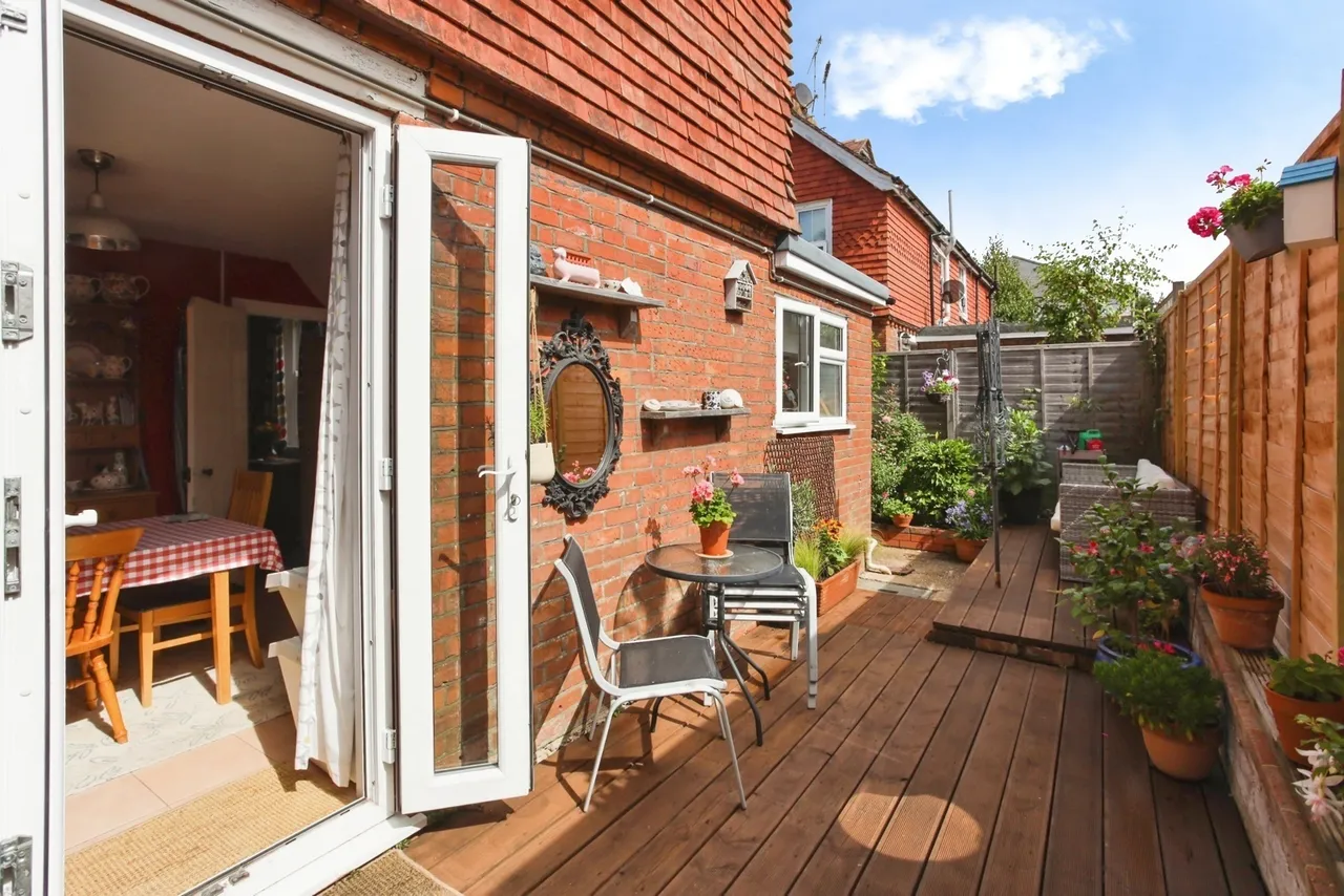Western Avenue, Hawkhurst, TN18, photo 9