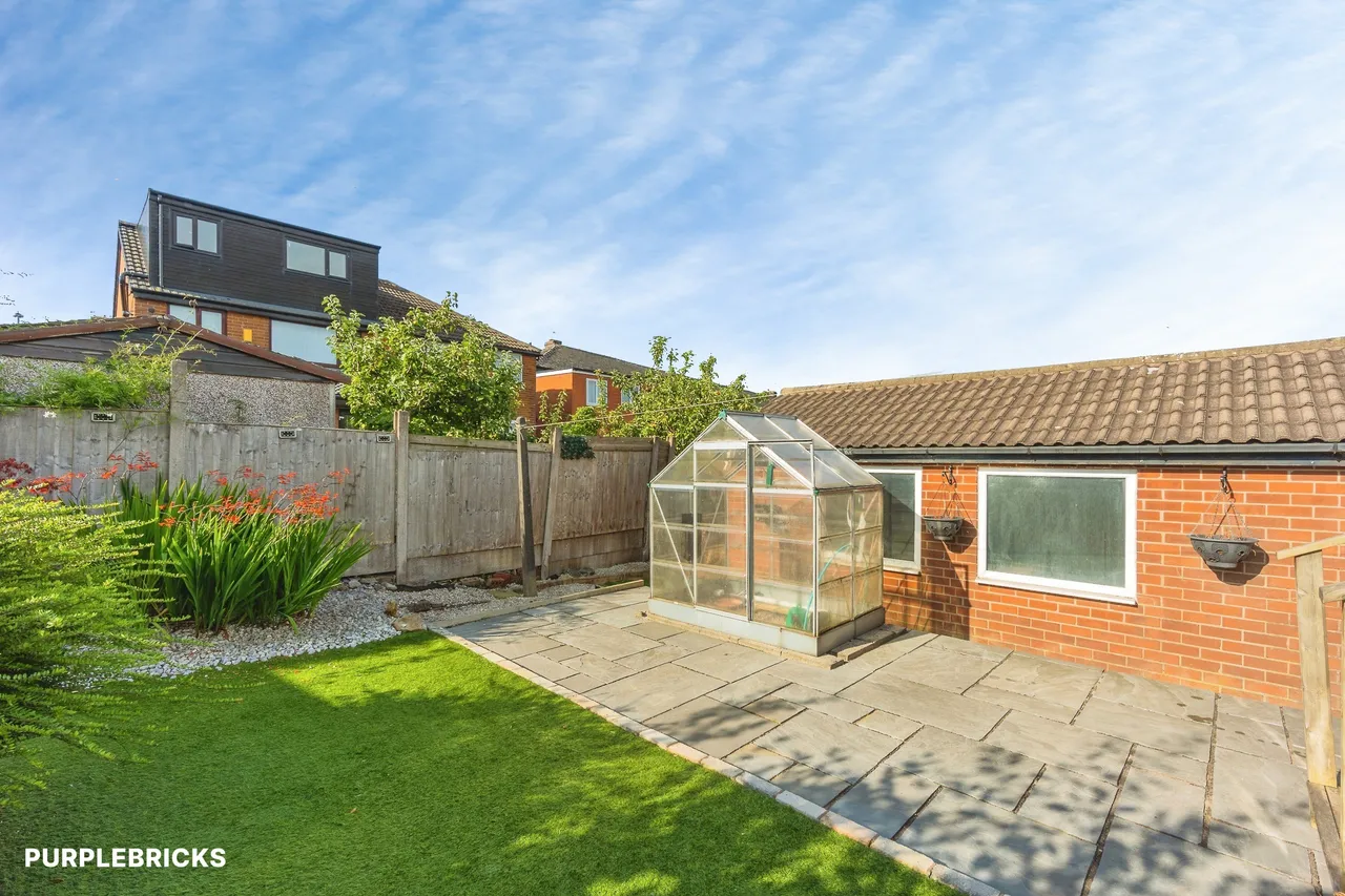 Birkdale Avenue, Oldham, OL2, photo 16