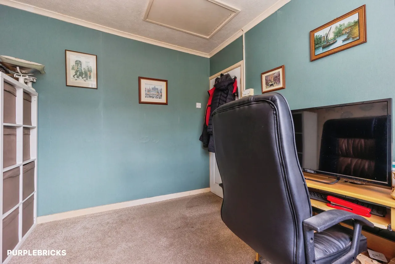Birkdale Avenue, Oldham, OL2, photo 13