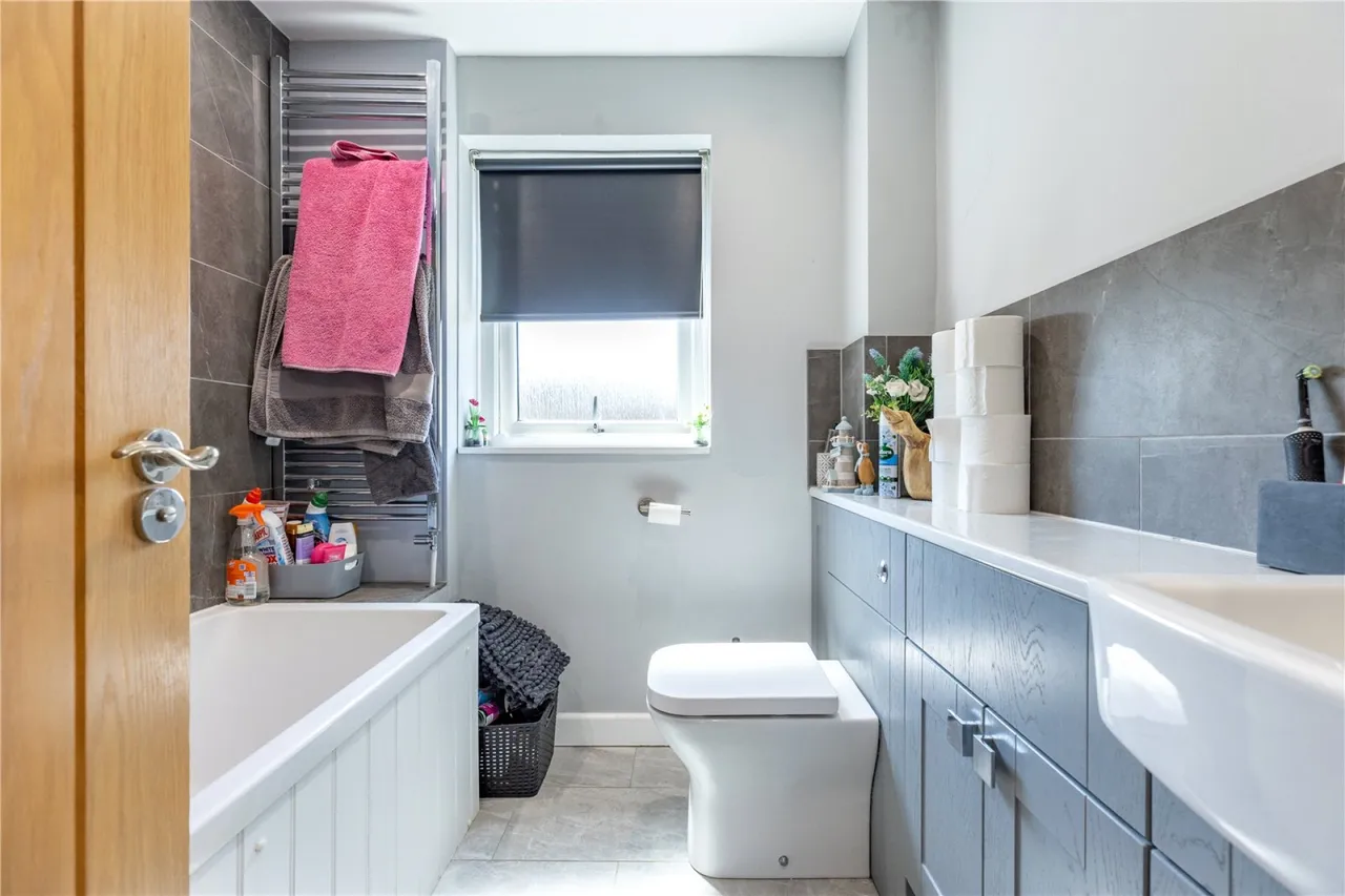 Partridge Way, Cirencester, GL7, photo 9