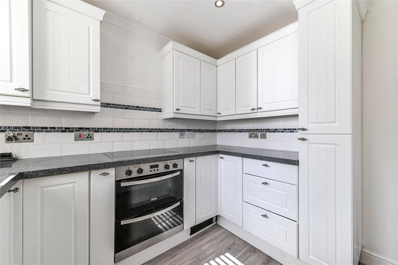 Morris Close, Boughton Monchelsea, ME17, photo 12
