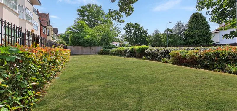 Imperial Avenue, Chalkwell, Essex, SS0 8FL, photo 5